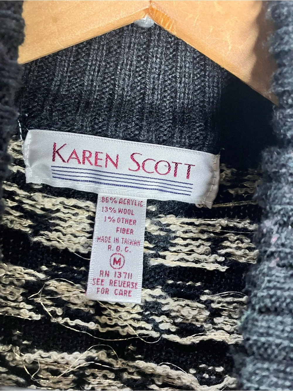 Karen Scott VTG wool blend floral/ fair isle sweater M